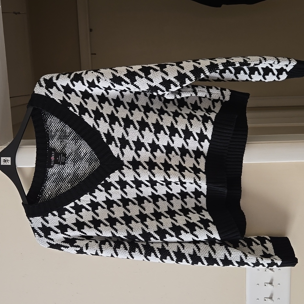 Cropped Houndstooth Sweater - Size 3X